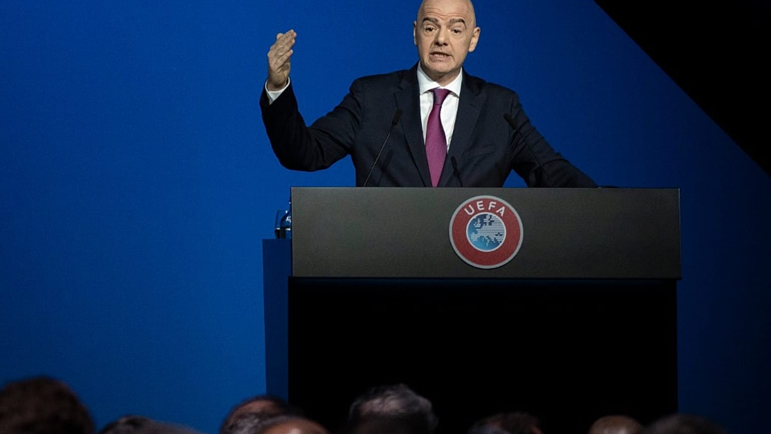 Büntetőeljárás indult a FIFA elnöke ellen