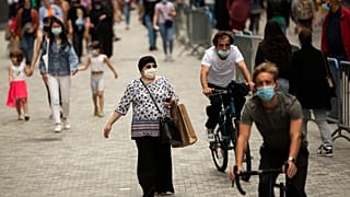 شارع نوف التجاري في وسط مدينة بروكسل، الاثنين، 27 يوليو2020.
