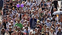 Βερολίνο: «Δεν υπάρχει ιός, εμείς είμαστε το δεύτερο κύμα» φωνάζουν οι διαδηλωτές