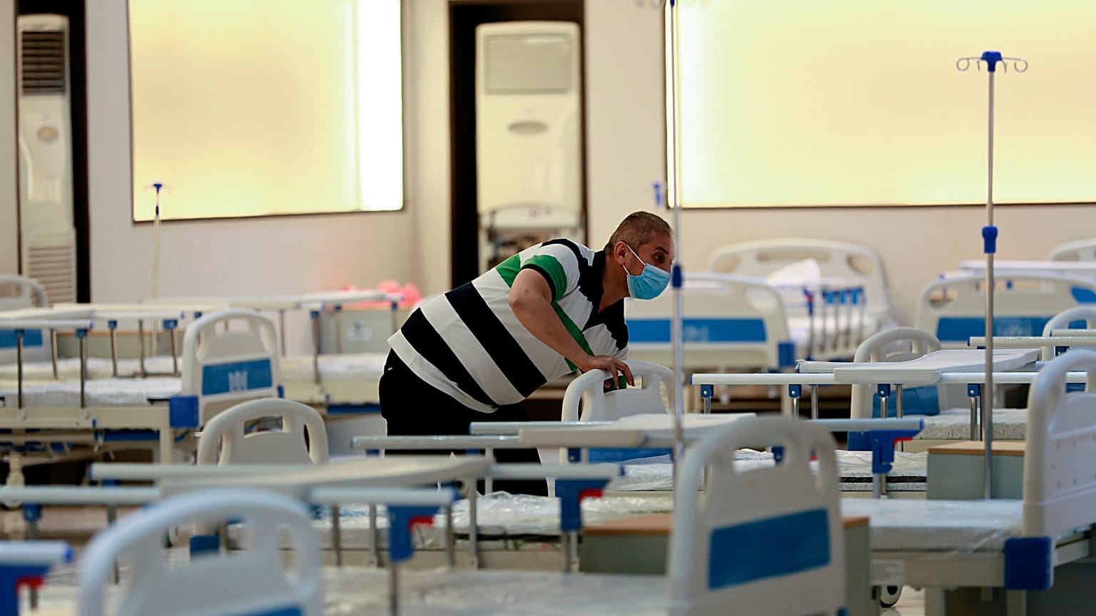 صورة من الأرشيف- مستشفى ميداني لعلاج مرضى COVID-19 في بغداد، العراق