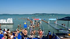 Balaton-átúszás