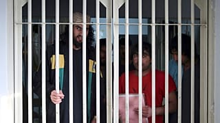 معتقلو طالبان داخل سجن بول شارخي في كابول ، أفغانستان