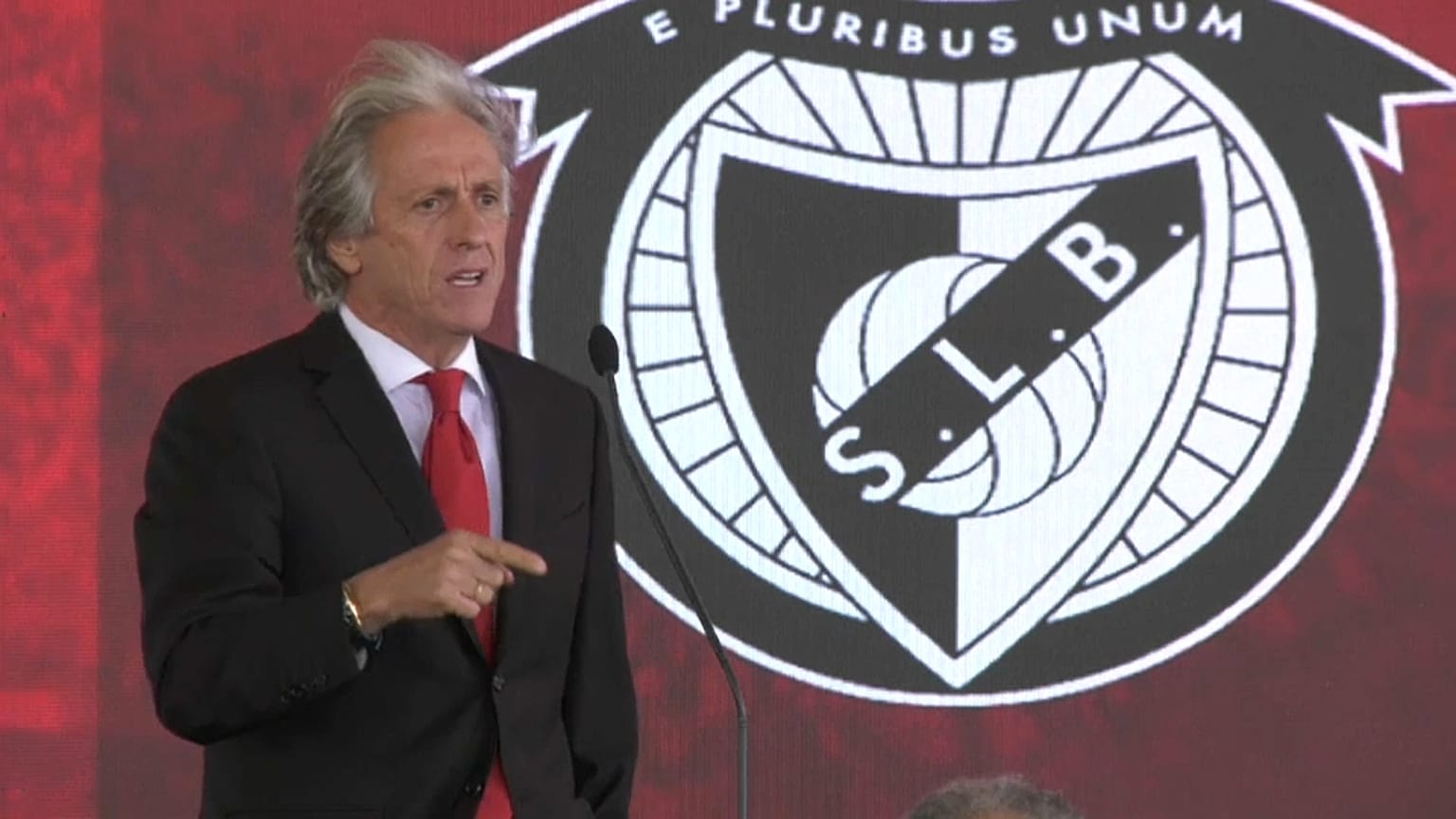 Jorge Jesus durante a apresentação no Seixal