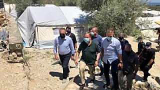 Ο αναπληρωτής υπουργός Μετανάστευσης και Ασύλου Γιώργος Κουμουτσάκος με τον πρωθυπουργό του Γερμανικού κρατιδίου της Βόρειας Ρηνανίας - Βεστφαλίας Άρμιν Λάσετ 