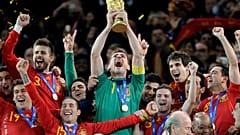 12 luglio 2010. Iker Casillas e la Spagna sul tetto del mondo. 