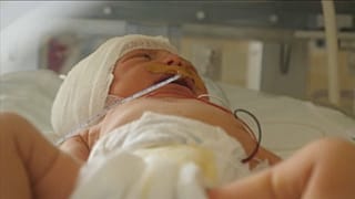 الرضيعة صوفي أجوري صاحبة الأربعة أيام أصيبت خلال إنفجار مرفأ بيروت