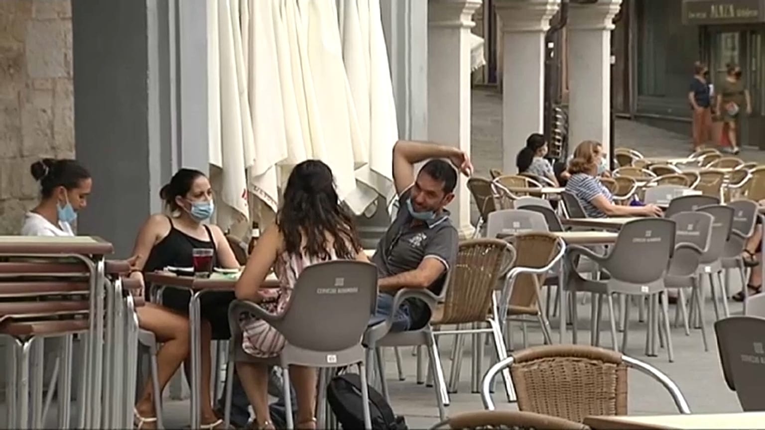 Ευρώπη: τοπικά λοκντάουν, ταξιδιωτικές οδηγίες και εκστρατείες ενημέρωσης