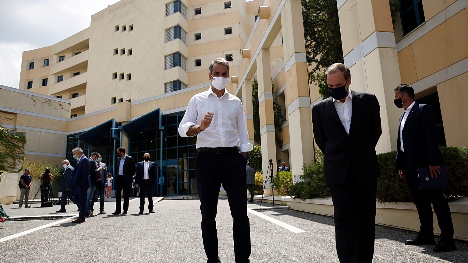 Στο Υπουργείο Μεταφορών ο Έλληνας πρωθυπουργός Κυριάκος Μητσοτάκης