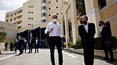 Στο Υπουργείο Μεταφορών ο Έλληνας πρωθυπουργός Κυριάκος Μητσοτάκης