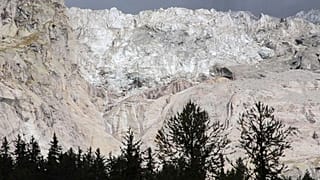 Угроза схода ледника Монблана сохраняется 