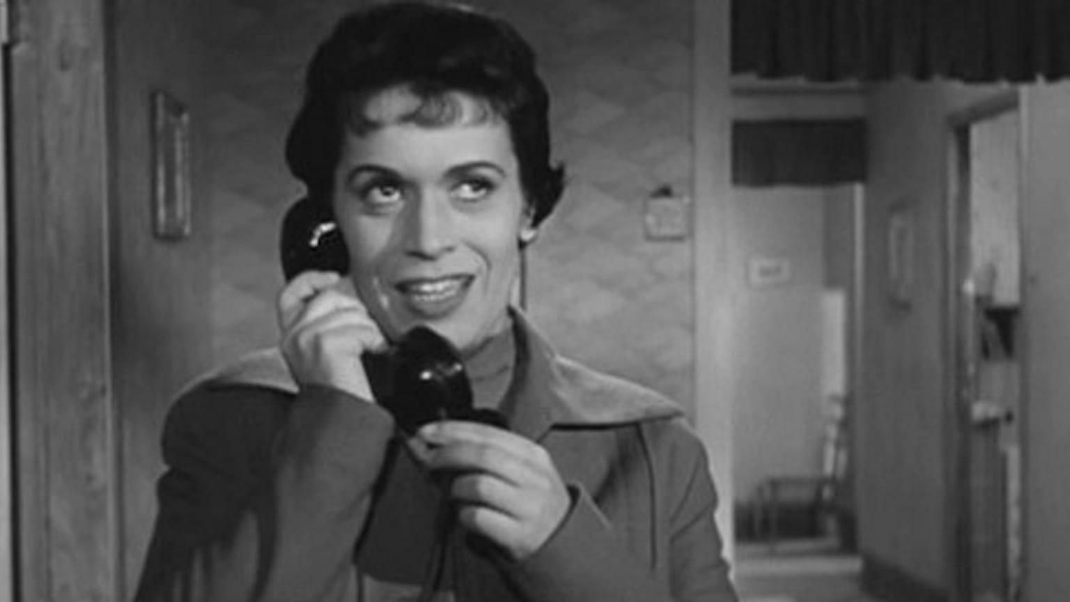 Franca Valeri nella parte di Cesira nel film "Il segno di Venere" (1955) di Dino Risi. 