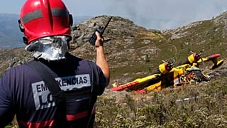 Detalle del hidroavión siniestrado en una zona fronteriza entre España y Portugal
