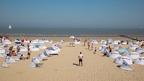 Massenschlägerei am Strand: Blankenberge verbannt Tagestouristen