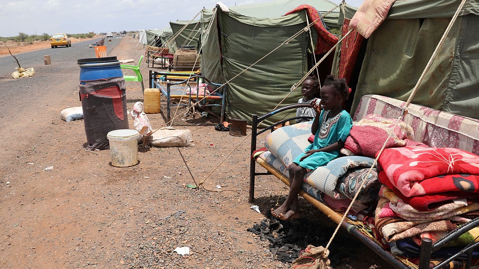 تسببت السيول الموسمية بدمار المنازل والبنية التحتية في السودان