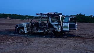 Ausgebranntes Autowrack der Opfer