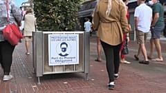 Prévention grâce au port du masque dans les rues du Touquet.