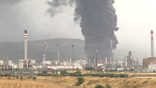 Detalle del incendio en el Complejo Petroquímico de Puertollano