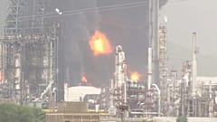 Relâmpago causa incêndio em complexo petroquímico em Espanha