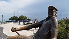 Bujtor István szobra Balatonfüreden