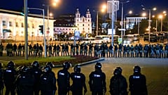 Λευκορωσία: Δεύτερη νύχτα ταραχών- «Δε θα υπάρξει πλατεία Ανεξαρτησίας» λέει ο Λουκασένκο