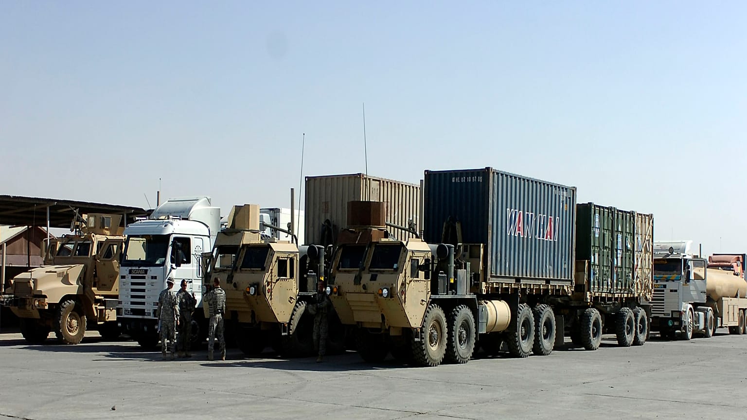 Irak'ta malzeme tırları, arşiv