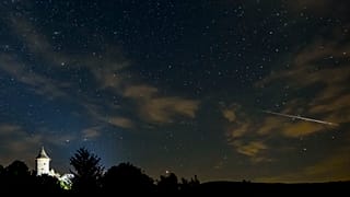 A Perseida meteorraj a somoskői vár felett 