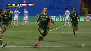 Il gol vittoria di Zuparic. 
