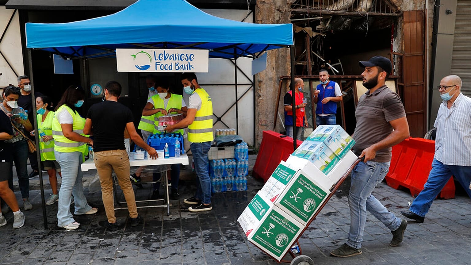 Lebensmittelspenden in Beirut am 11. August 2020. 