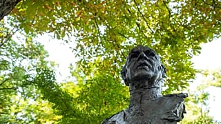 Eine Büste von Juan Carlos im Jardines del Campo del Moro in Madrid (3. August 2020)