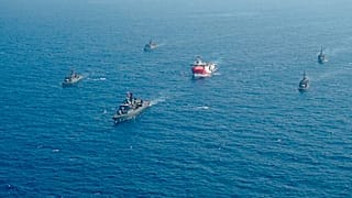 A embarcação de prospeção turca tem escolta da Marinha