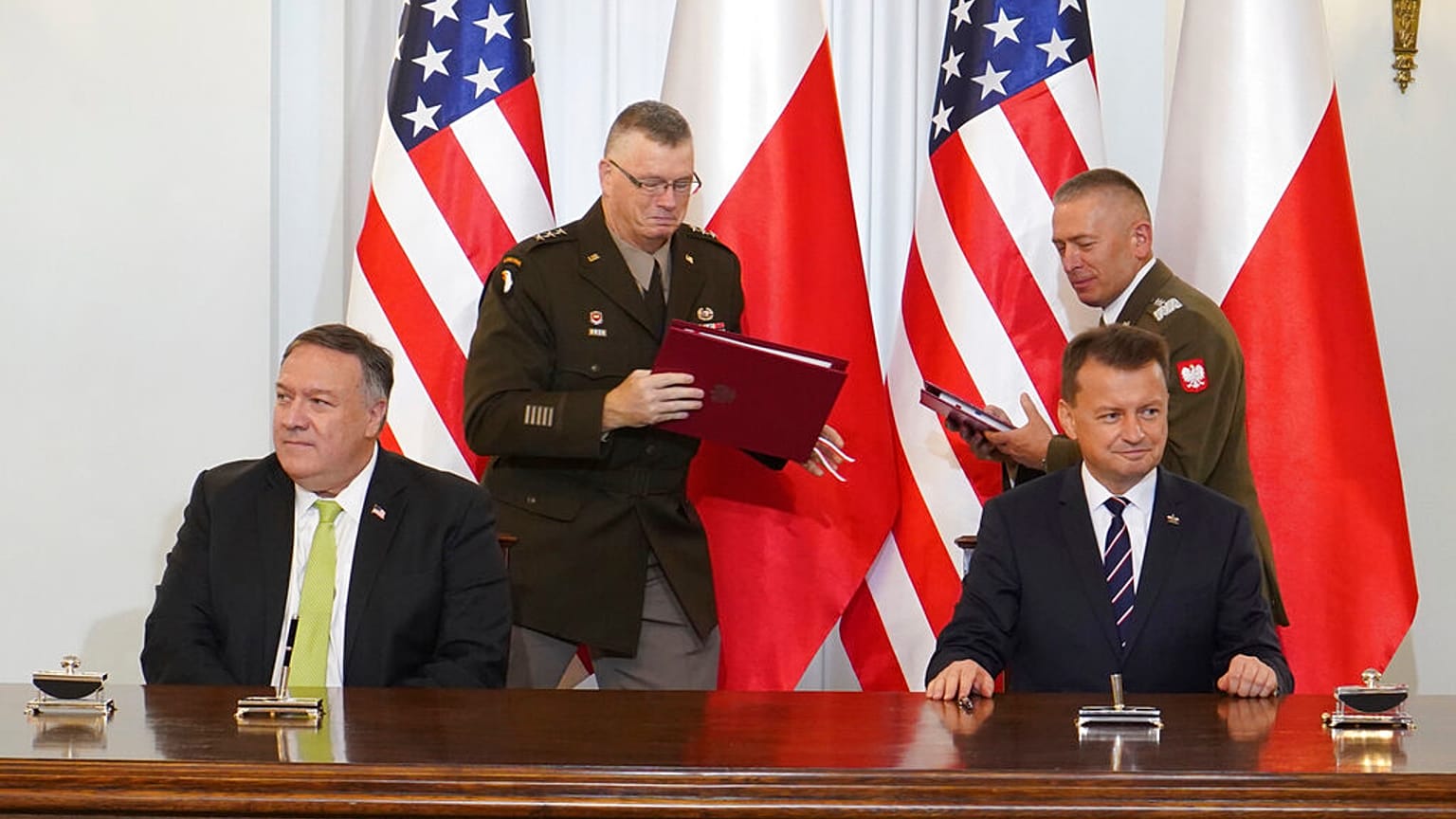 Mike Pompeo és Mariusz Blaszczak védelmi miniszter Varsóban 2020. augusztus 15-én