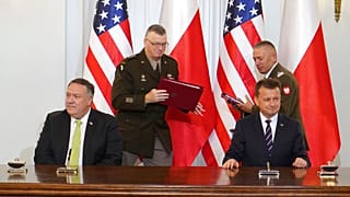 Mike Pompeo és Mariusz Blaszczak védelmi miniszter Varsóban 2020. augusztus 15-én