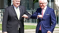 Mike Pompeo amerikai és Jacek Czaputowicz lengyel külügyminiszter