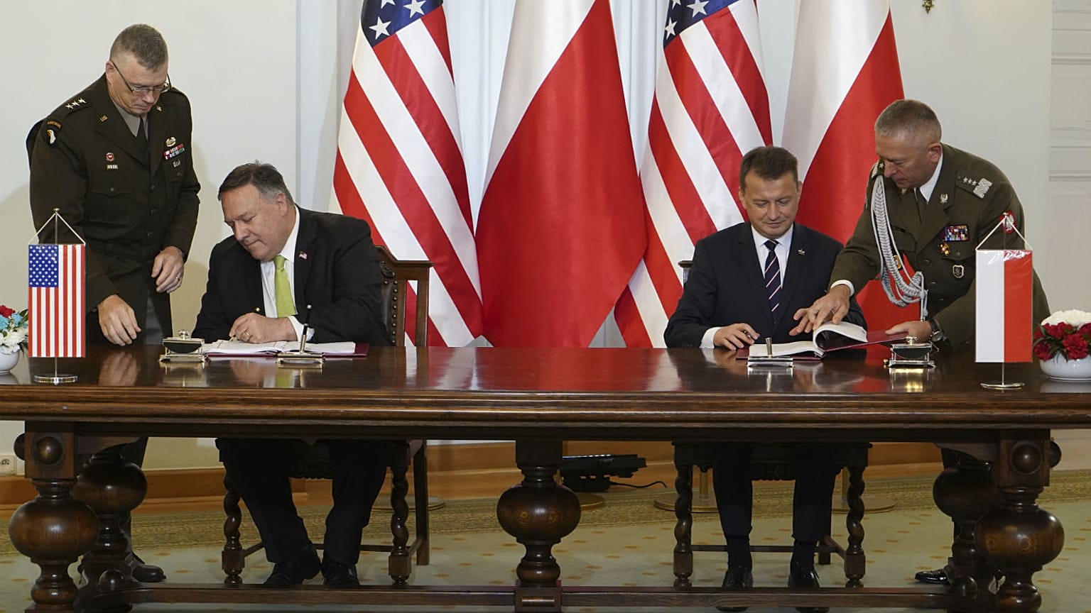 ABD Dışişleri Bakanı Mike Pompeo (solda) // Polonya Savunma Bakanı Mariusz Błaszczak