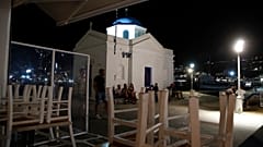 Grécia obriga estabelecimentos a fechar mais cedo