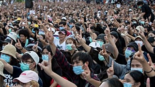 Demonstrationen in Thailand - Zehntausende fordern Neuwahlen