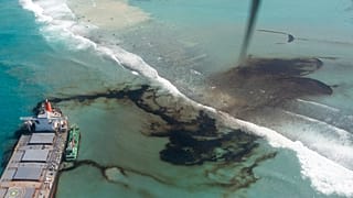 Desastre ambiental no Oceano Índico