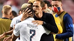 Thomas Tuchel et Kylian Mbappé, le 12 août après la qualification du PSG contre Bergame, à Lisbonne, Portugal