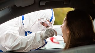 علماء يتوصلون لتركيبة رذاذ من جزيئات صناعية قد توفر حماية ضد فيروس كورونا المستجد