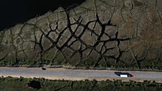 Plaques causées par le dégel du permafrost en Sibérie (Russie).