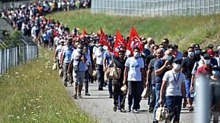 Avrupa genelinde işsizlik, Covid-19 pandemisi sırasında hava yolu şirketleri ve otomobil sektörünün büyük çaplı işten çıkarmaları nedeniyle arttı.