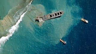 Μαυρίκιος: «Μια καταστροφή στον παράδεισο»- Ομάδα ειδικών αξιολογεί τη ζημιά από την πετρελαιοκηλίδα