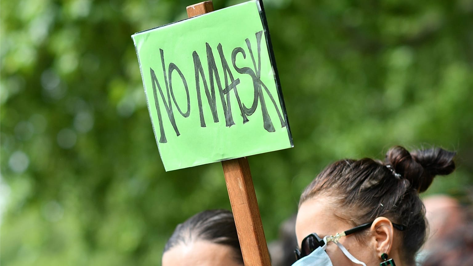 Maske karşıtı protesto
