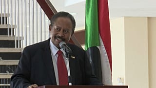 رئيس الوزراء السوداني عبد الله حمدوك في مؤتمر صحفي بالخرطوم 15 آب أغسطس  2020