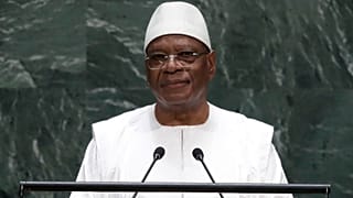Militares dan un golpe de Estado en Mali y retienen al presidente del país