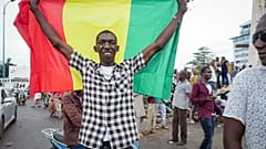 Forças Armadas do Mali derrubam governo do país