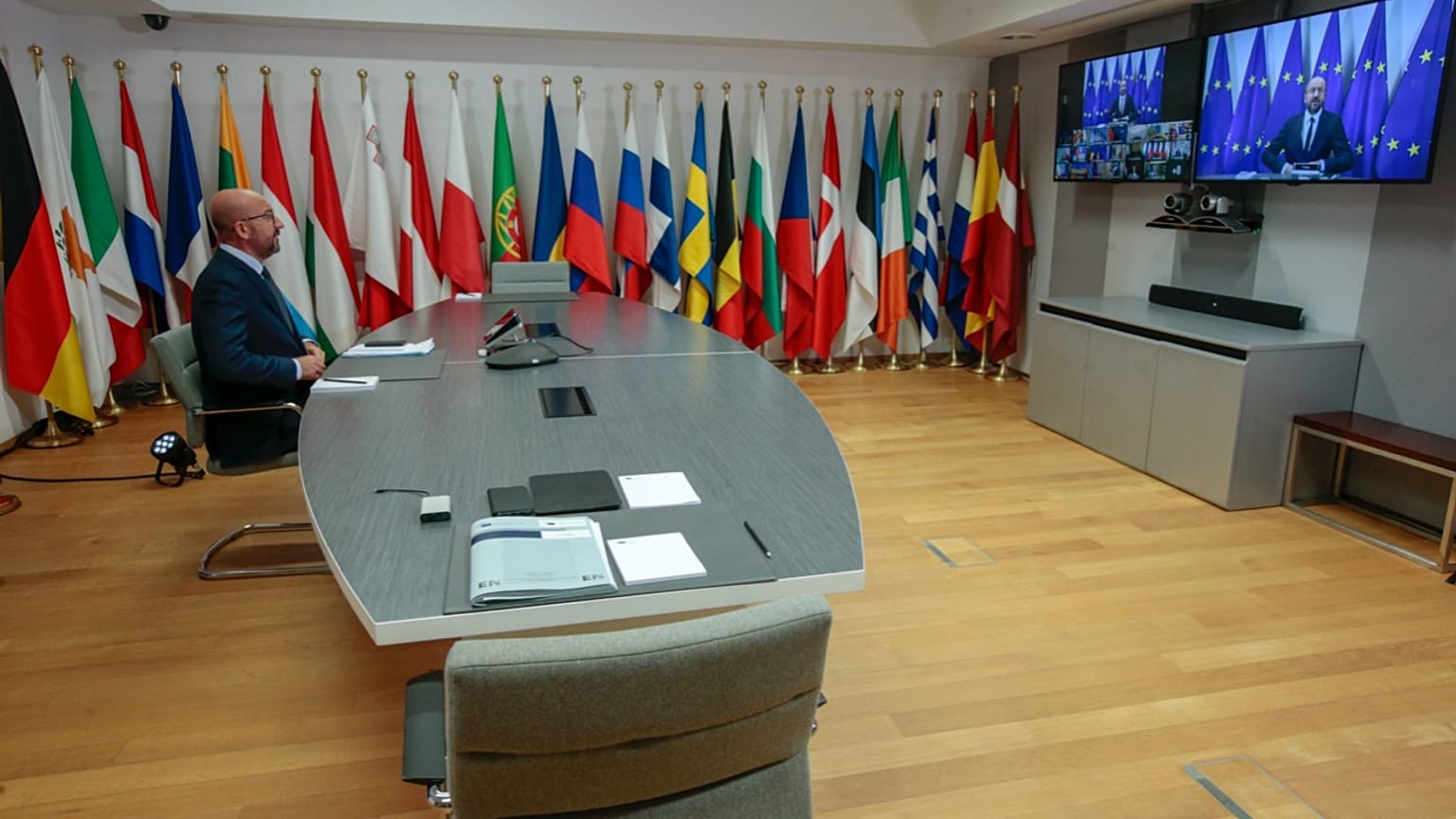 AB Konseyi Başkanı Charles Michel, Birlik'in liderleri ile telekonferans yaparak Belarus'ta seçimler sonrası yaşananları değerlendirdi