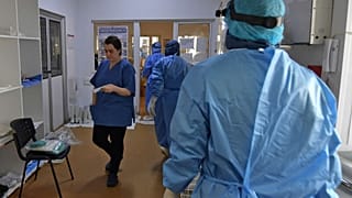 مستشفى عبد الرحمن ميمي، مدينة أريانة شمال العاصمة التونسية تونس، 24 أبريل 2020.
