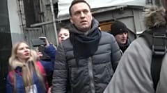 Líder russo anti-corrupção Alexei Navalny em estado de coma