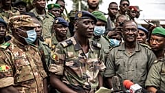 Le colonel-major Ismaël Wagué, porte-parole de la junte militaire au Mali, à Kati, le 19 août 2020
